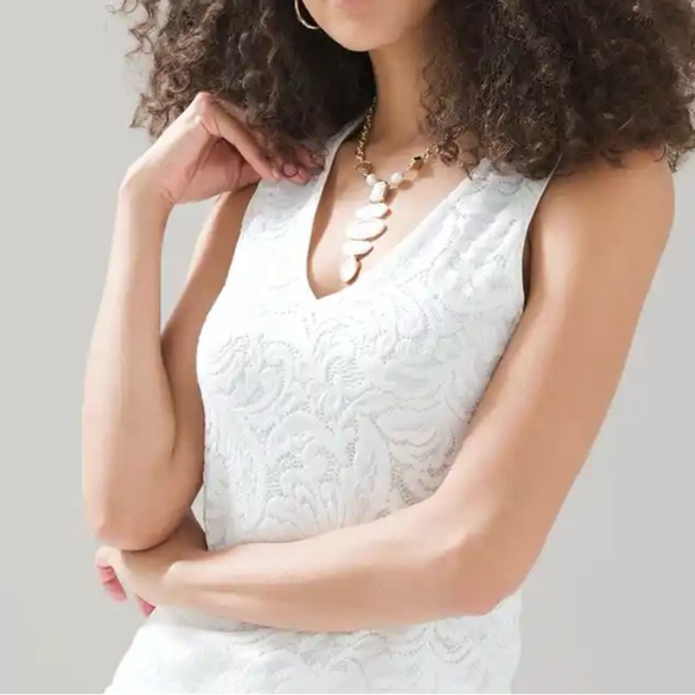 Lace sleeveless top, fully lined. Like new condition, worn twice!